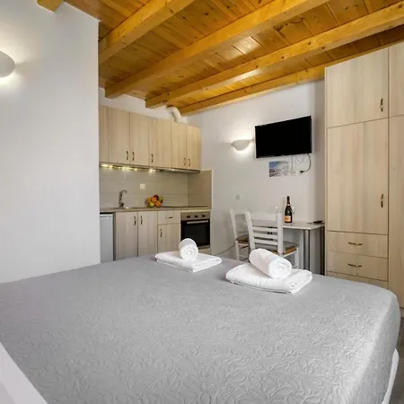 Anius Lägenhetshotell 3*