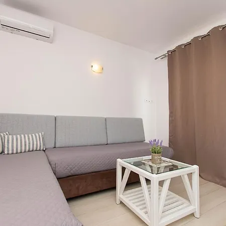 公寓式酒店 Anius Plintri