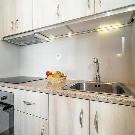 Anius Hotel apartamentowy 3*