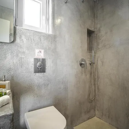 Anius شقة فندقية 3*