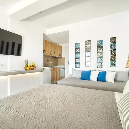 Anius Aparthotel