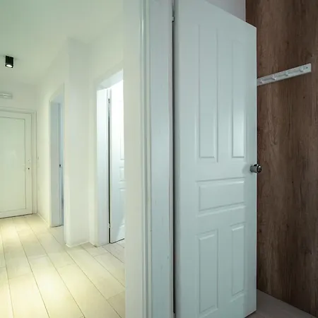 Anius Aparthotel 3*